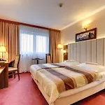 Amber Hotel 3*