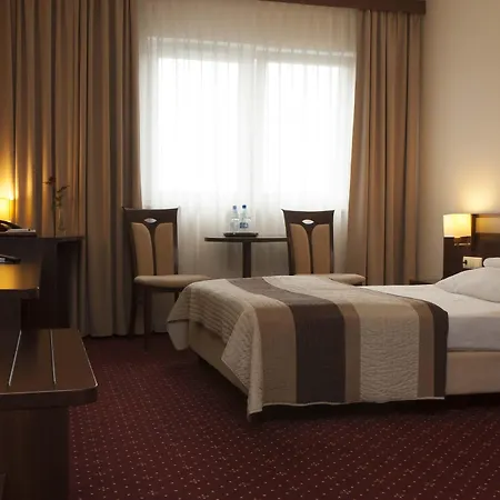 Amber Hotel 3*