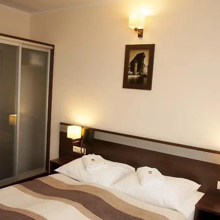Amber Hotel 3*
