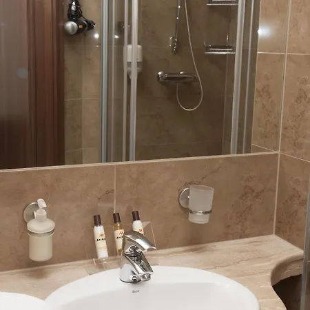 Amber Hotel 3*
