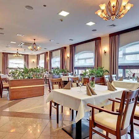 Amber Hotel 3*