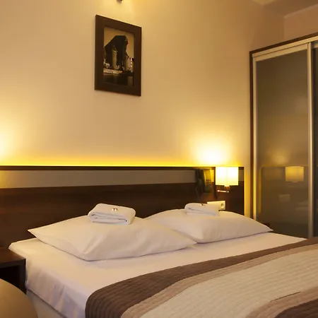 Hotel Amber 3*