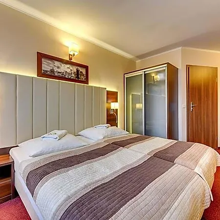 Amber Hotel 3*