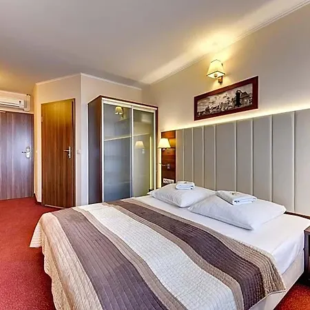 Hotel Amber 3*